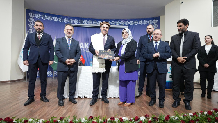 Bakan Tekinin Pakistan ziyareti Bakan Tekinin Pakistan ziyareti