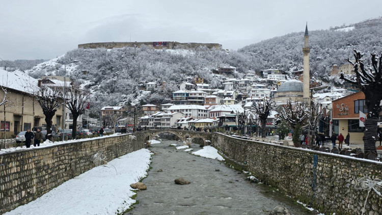 Kosova beyaza büründü