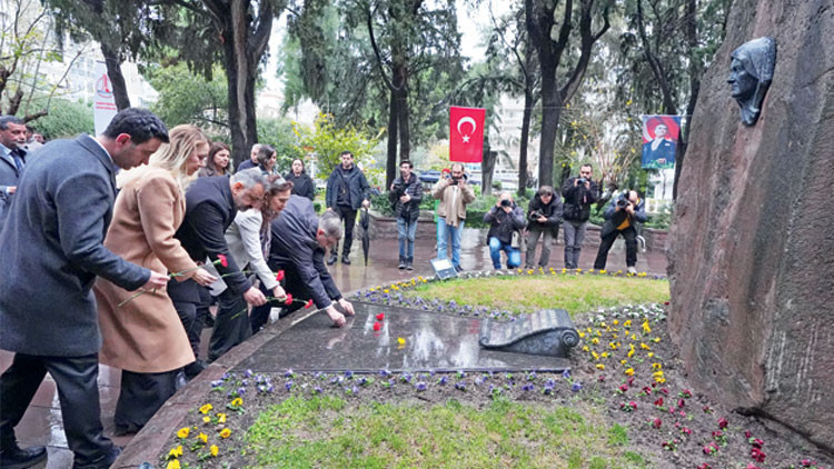Zübeyde Hanım’a 102. yıl anması