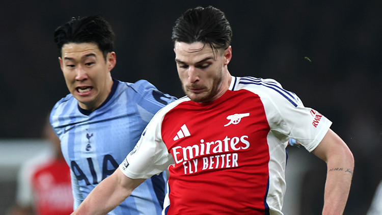 Arsenal derbide kazandı, Liverpoola yaklaştı