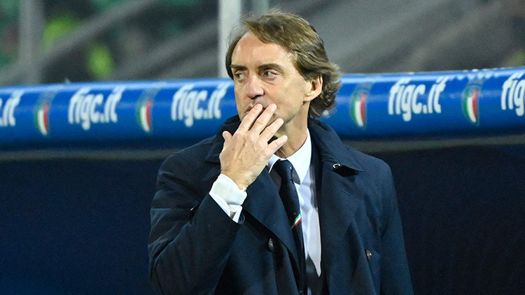 Beşiktaşta rota Galatasarayın eski hocasına çevrildi Roberto Mancini, Türkiyeye geri dönebilir...