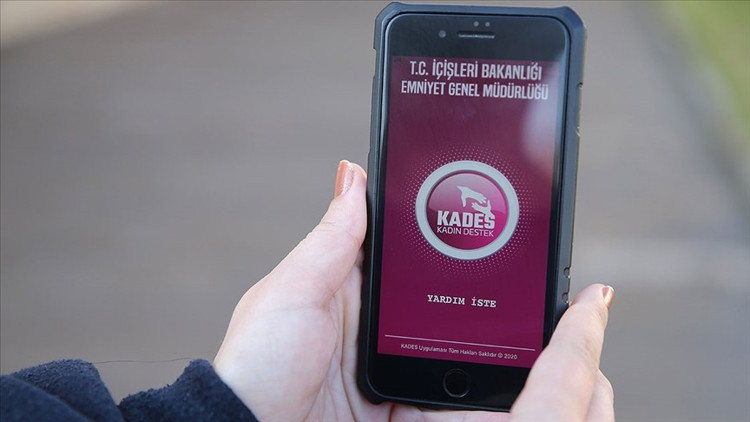 KADESi cep telefonuna indiren kadın sayısı 7 milyon 830 bine ulaştı