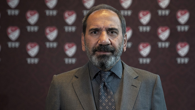 TFF Başkan Vekili Mecnun Otyakmaz: Fenerbahçe ve Galatasaray arasındaki rekabet gerçekten kırıcı olabiliyor TFF Başkan Vekili Mecnun Otyakmaz: Fenerbahçe ve Galatasaray arasındaki rekabet gerçekten kırıcı olabiliyor