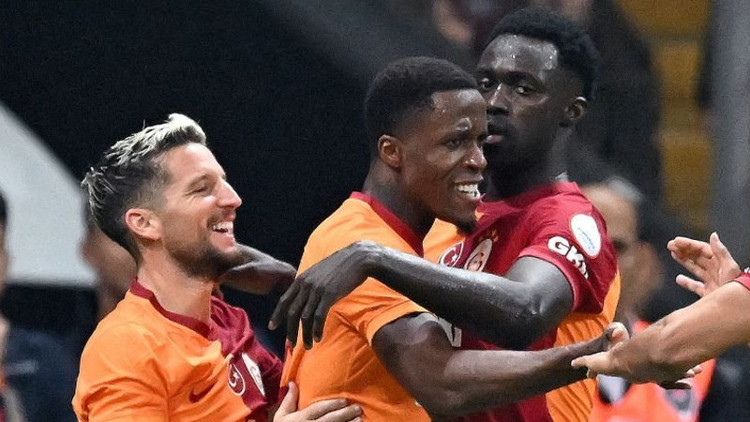 Galatasarayda ayrılık Anlaşma sağlandı, imzayı atıyor Galatasarayda ayrılık Anlaşma sağlandı, imzayı atıyor