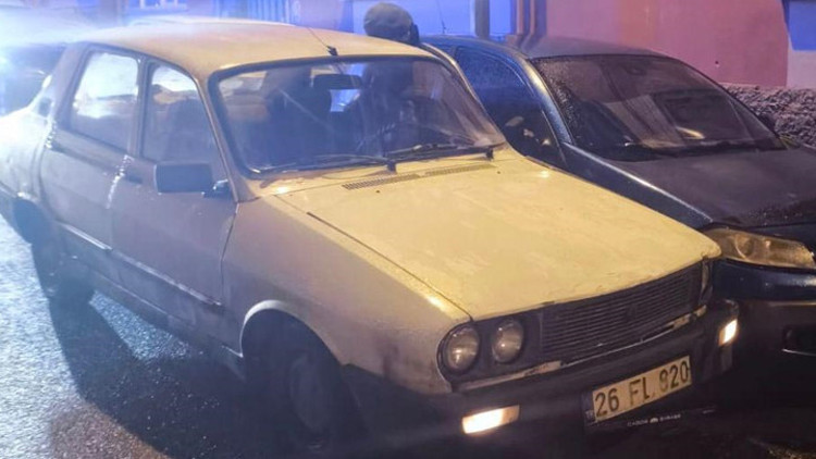 Eskişehirde otomobilini iterken kalp krizi geçirerek hayatını kaybetti