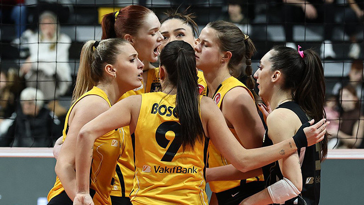 VakıfBank mağlup oldu ama çeyrek finale yükseldi