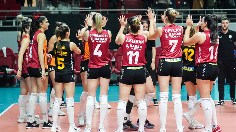 Galatasaray Daikin, Olympiakosu 5 sette devirdi