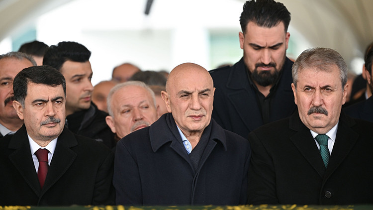 Turgut Altınokun acı günü: Ağabeyi, son yolculuğuna uğurlandı