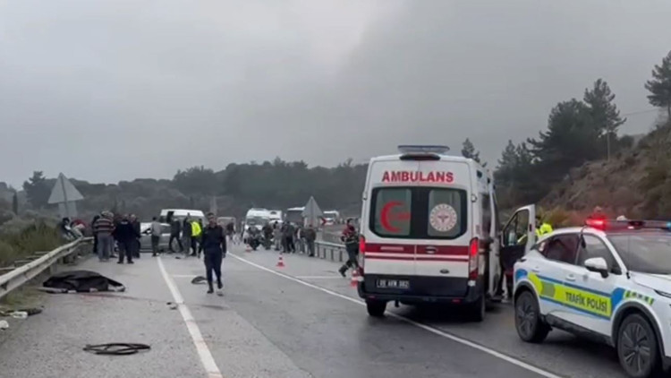 Aydın’da iki otomobil çarpıştı: 1 ölü, 2 yaralı