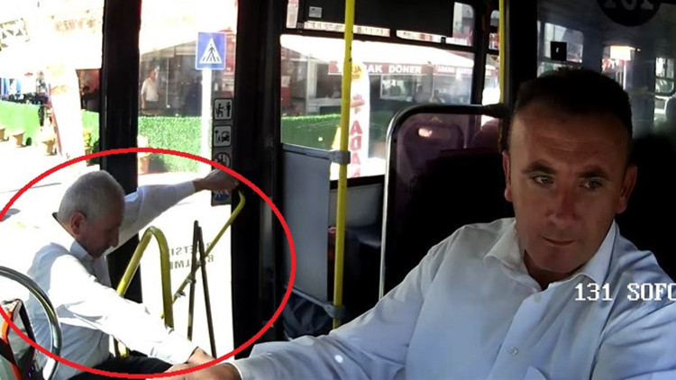 Yolcunun açık olan kapısından düşüp öldüğü halk otobüsünün şoförüne istenen ceza belli oldu