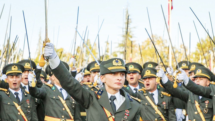 Son dakika: Kılıçlı yemin töreninde teğmenler için karar açıklandı... 5 teğmen ve 3 amire ihraç Son dakika: Kılıçlı yemin töreninde teğmenler için karar açıklandı... 5 teğmen ve 3 amire ihraç