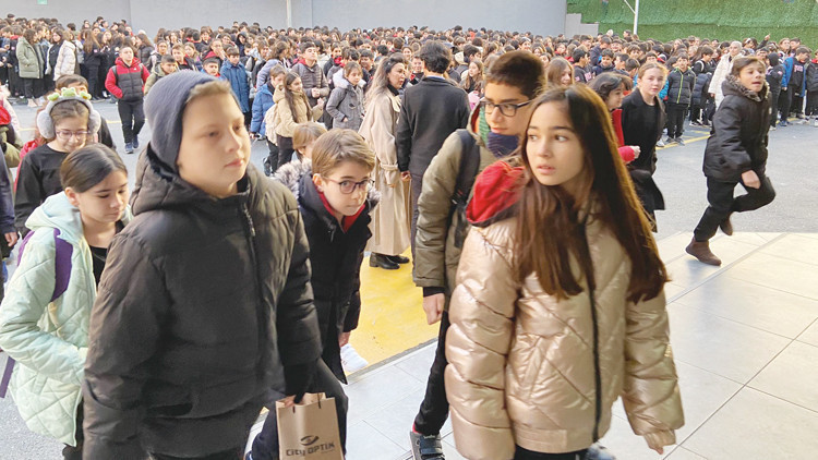 Yarın ders başı yapacak öğrencilerin yangın travması rehabilite edilecek