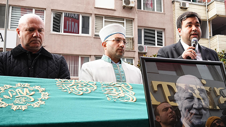 Eski Beşiktaş Belediye Başkanı Atay, son yolculuğuna uğurlandı Eski Beşiktaş Belediye Başkanı Atay, son yolculuğuna uğurlandı