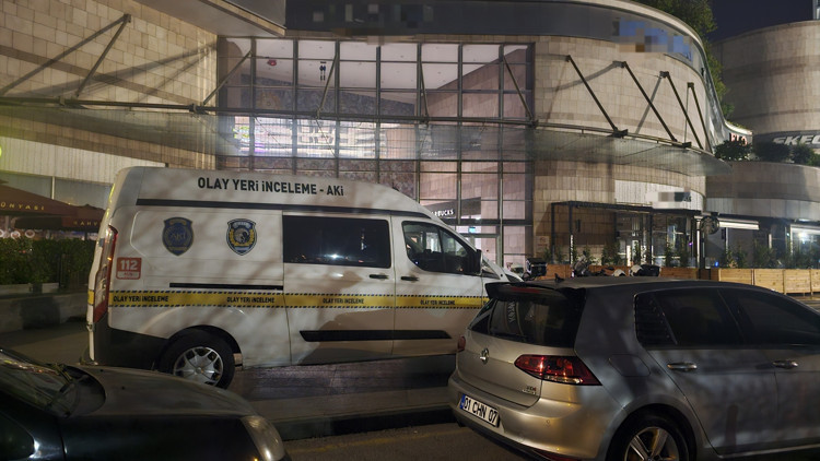 Akılalmaz olay Kapalı AVMdeki kuyumcuyu soydu: 10 milyon TL değerindeki altınlarda kayıplara karıştı