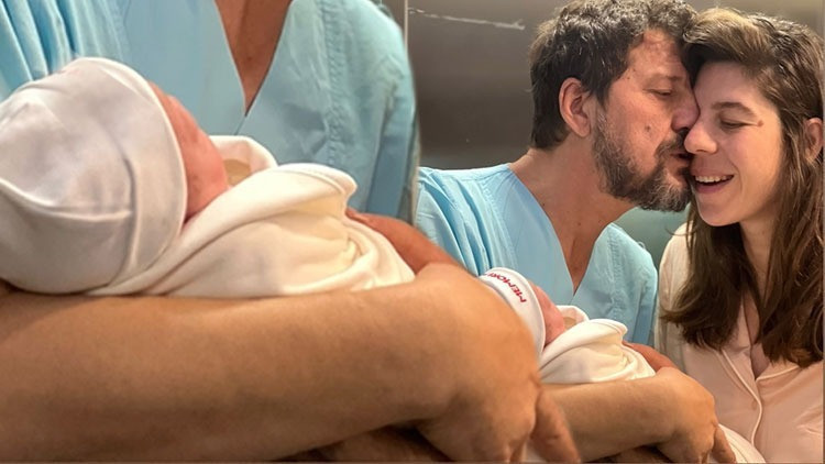 Lilamızı kucağımıza aldık Lilamızı kucağımıza aldık