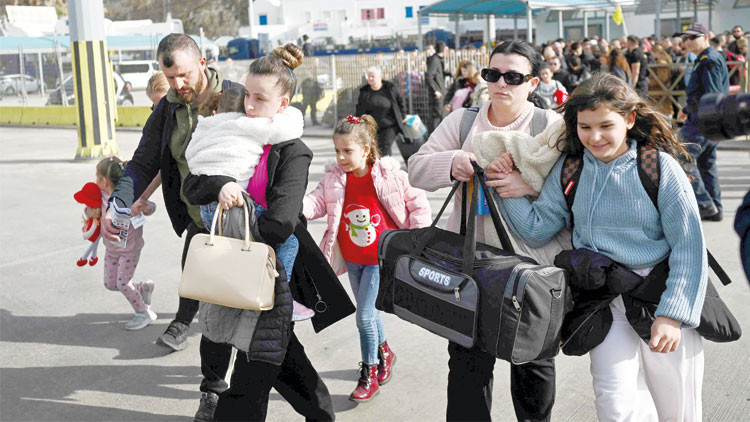 Santorini’den kaçan kaçana Şimdi de uğultu paniği