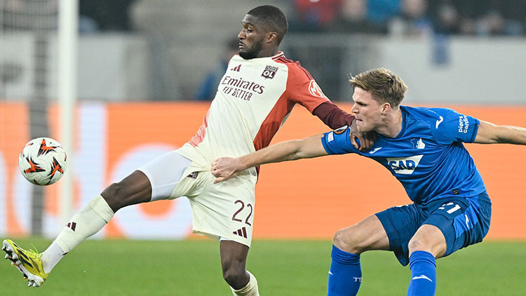 Galatasaray, Lyonun sağ bekine göz dikti Galatasaray, Lyonun sağ bekine göz dikti