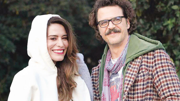 Belçim Bilgin ile Mehmet Günsür 14 yıl sonra bir arada