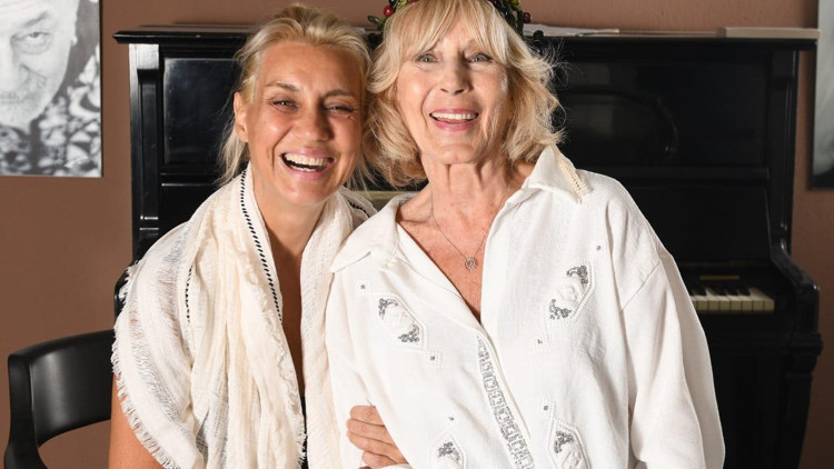 %100&MORE İlham Veren Sohbetler Ayşe Kulin: Avrupalılar beni hayal kırıklığına uğrattılar