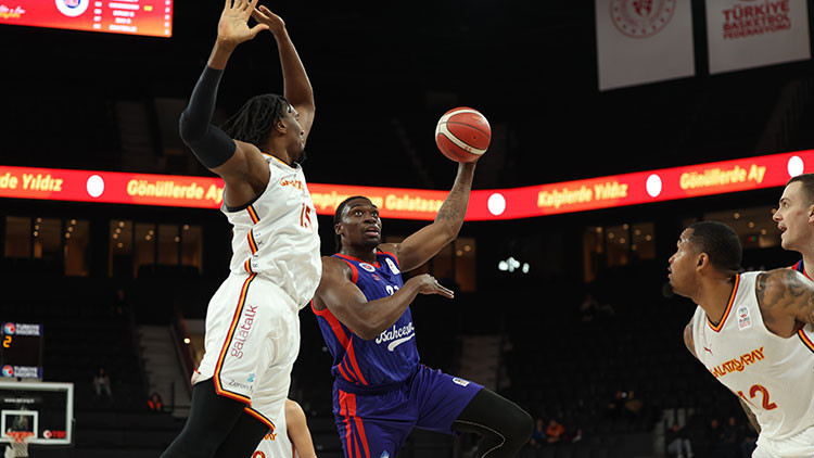 Galatasaray, Bahçeşehir Kolejini devirdi 4 maç sonra ilki yaşadı