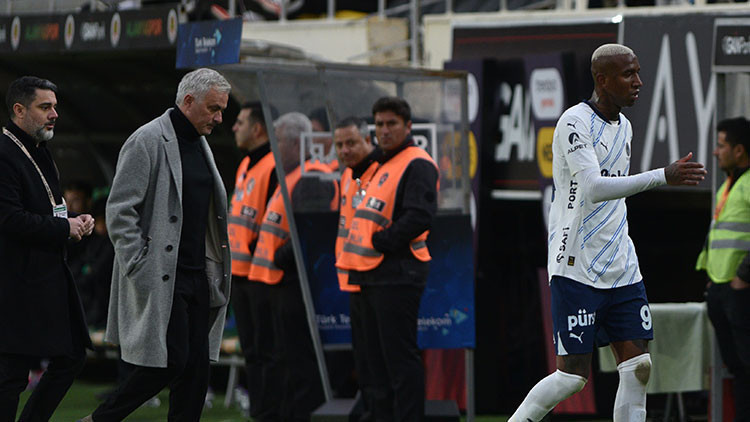 Fenerbahçeye kötü haberler üst üste Szymanski, Çağlar, İsmail... Fenerbahçeye kötü haberler üst üste Szymanski, Çağlar, İsmail...