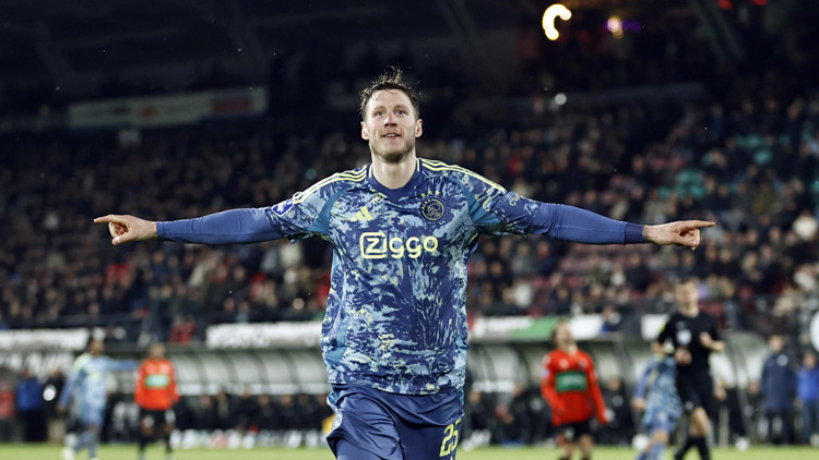 Ajaxa Weghorsttan kötü haber Ajaxa Weghorsttan kötü haber