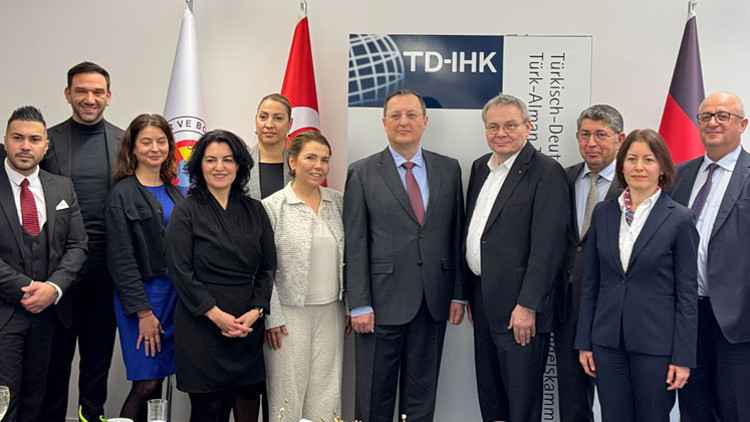 Büyükelçi Turan’dan, TD-IHK’ya ziyaret etti