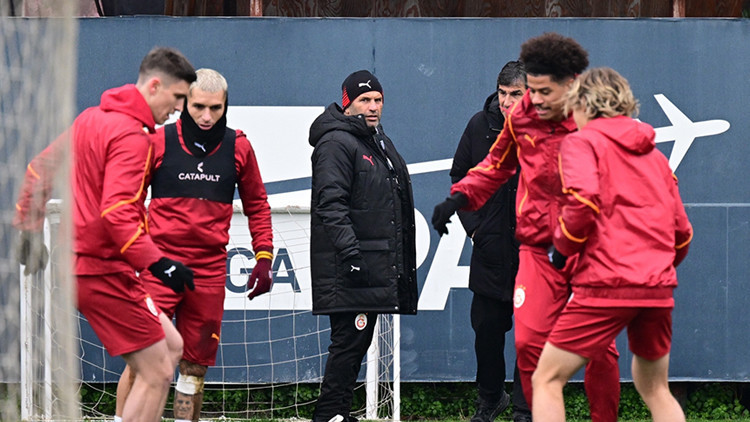 Galatasarayın AZ Alkmaar maçı kamp kadrosu açıklandı