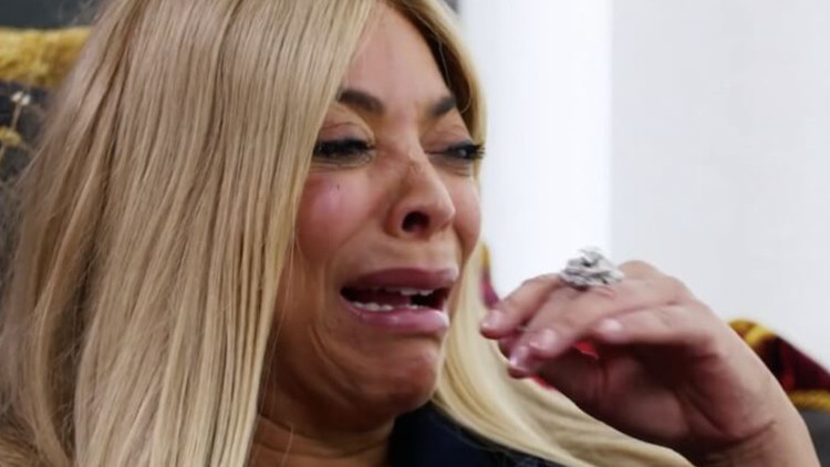 Hayatı bir kabusa döndü... Ünlü sunucuyu bir odaya kilitlediler... Sadece bir saat güneşi görebiliyor