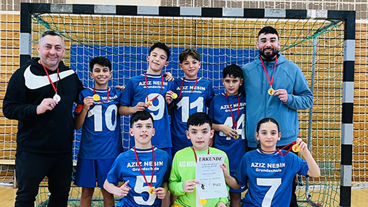 Aziz Nesin İlkokulu, Berlin’de şampiyon oldu