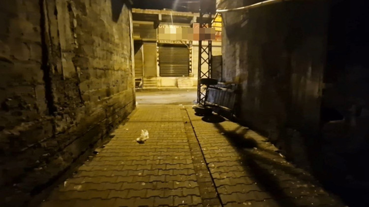 Diyarbakırda mahalle bekçileri ile şüpheliler arasında çatışma; 1 ölü, iki yaralı Diyarbakırda mahalle bekçileri ile şüpheliler arasında çatışma; 1 ölü, iki yaralı