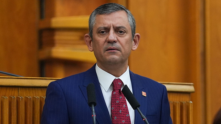 Özgür Özelden CHPnin cumhurbaşkanı adayına ilişkin açıklama Özgür Özelden CHPnin cumhurbaşkanı adayına ilişkin açıklama