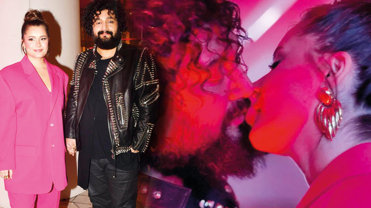 6’ncı yıl kutlaması... Atiye aşka geldi