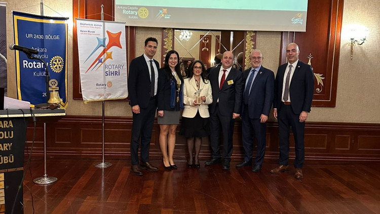 Hande Öztürk’e Rotary’den Aile ve Toplum Hizmet Ödülü Hande Öztürk’e Rotary’den Aile ve Toplum Hizmet Ödülü