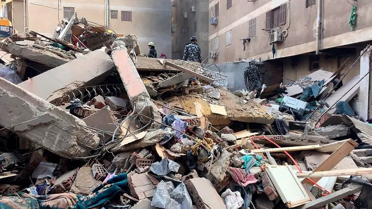 Mısırda bina çöktü: Çok sayıda ölü ve yaralı var