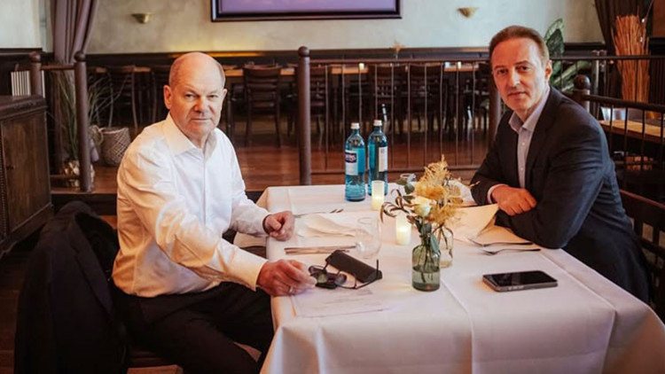 ‘Scholz, Almanya için çalışan bir başbakan’ ‘Scholz, Almanya için çalışan bir başbakan’