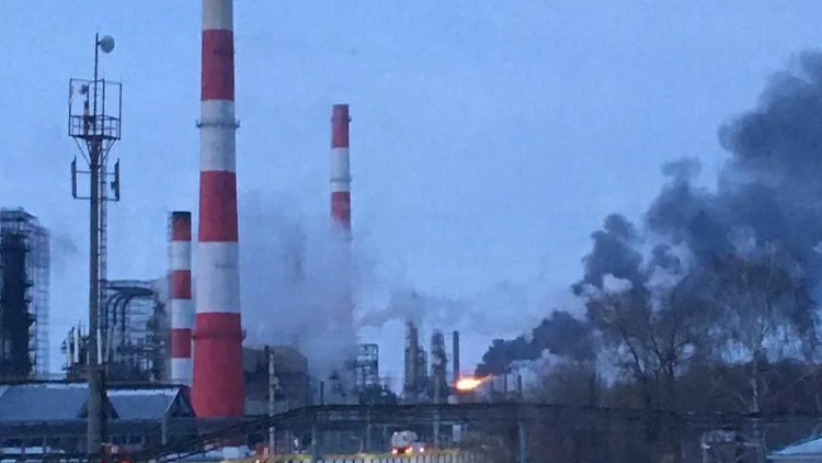 Rusyada korkutan yangın Ukrayna petrol rafinerisini vurdu