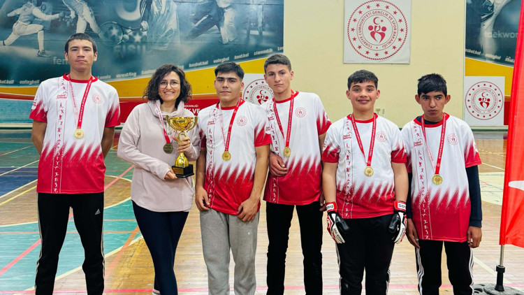 Kuladan Özel Öğrenciler Futsalda Türkiye Yarı Finallerinde Kuladan Özel Öğrenciler Futsalda Türkiye Yarı Finallerinde