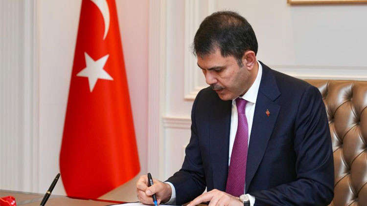 Çevre, Şehircilik ve İklim Değişikliği Bakanı Murat Kurum: Bu mutluluğu tüm yüzlerde görmek için bize ne durmak var ne de yorulmak Çevre, Şehircilik ve İklim Değişikliği Bakanı Murat Kurum: Bu mutluluğu tüm yüzlerde görmek için bize ne durmak var ne de yorulmak