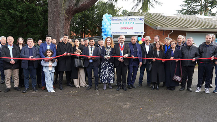 Londra’da Türk veteriner kliniği açıldı