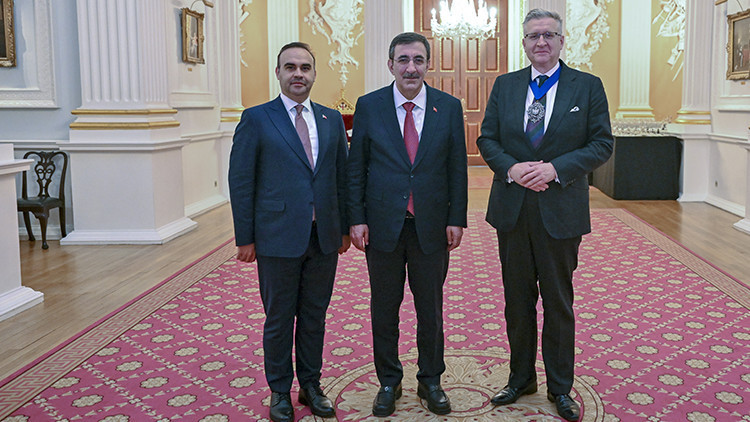 Cumhurbaşkanı Yardımcısı Yılmaz, Londra Finans Merkezi Belediye Başkanı King ile görüştü Cumhurbaşkanı Yardımcısı Yılmaz, Londra Finans Merkezi Belediye Başkanı King ile görüştü