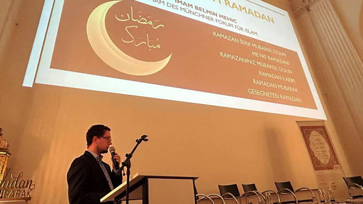 Münih’te Carmelite Kilisesi’nde Ramazan resepsiyonu