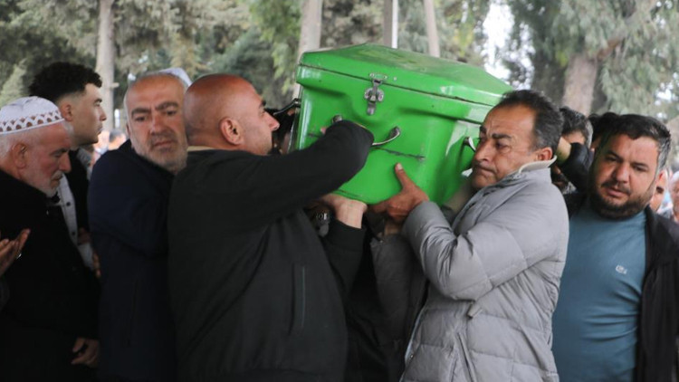 Feci kazada 6 kişi can verdi: Cenazeler gözyaşları içinde uğurlandı