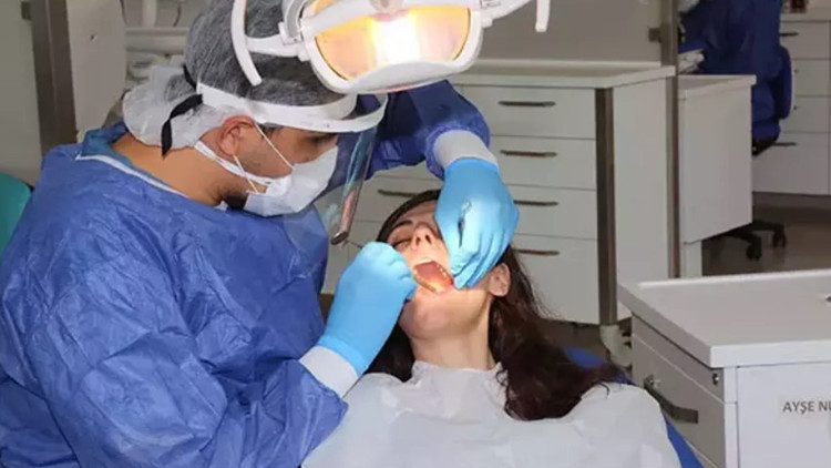 Dolgu orucu bozar mı Diş tedavisi orucu bozuyor mu