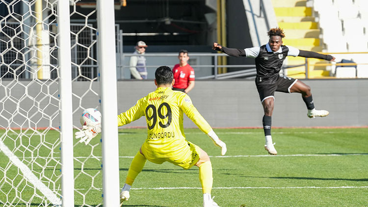 Iğdır FK, deplasmanda 3 puanı tek golle aldı