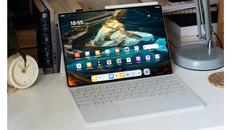 Huawei’nin merakla beklenen tablet modellerinden olan Huawei MatePad Pro 13.2 kullanıcıları için benzersiz bir deneyim sunuyor Huawei’nin merakla beklenen tablet modellerinden olan Huawei MatePad Pro 13.2 kullanıcıları için benzersiz bir deneyim sunuyor