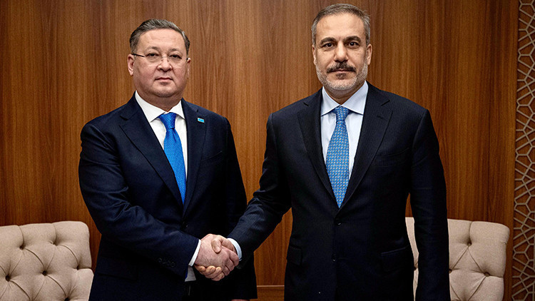 Dışişleri Bakanı Fidandan Suudi Arabistanda yoğun diplomasi trafiği