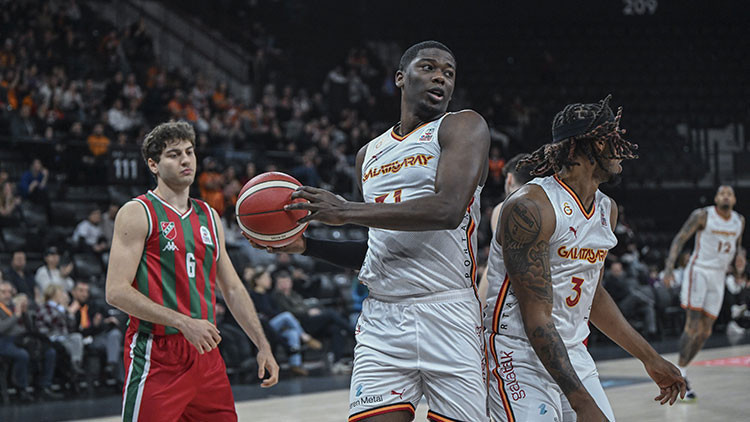 Galatasaray, Karşıyakayı farklı mağlup etti