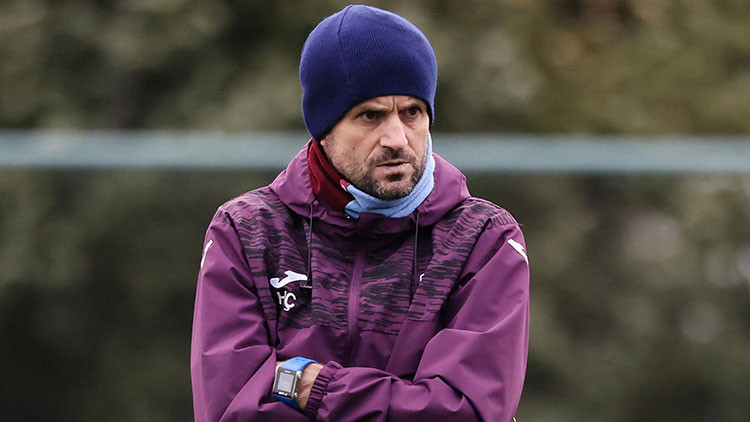 Trabzonspor idmanında Hüseyin Çimşir detayı Trabzonspor idmanında Hüseyin Çimşir detayı