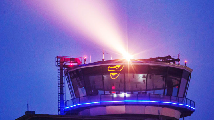 Almanya’da hava trafiği açıldı